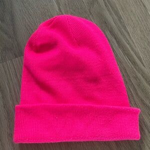 Hot pink Aritzia toque